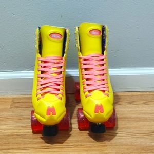 Moxi Beach Bunny size 8 roller skates